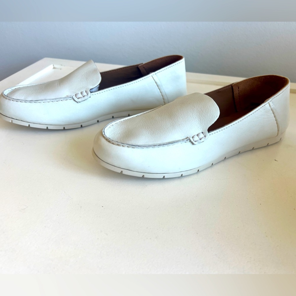 New Frye White Leather Loafers size 9